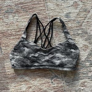 Lululemon sports bra